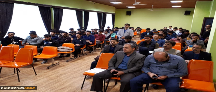 تقدیر از دانشجویان سازنده کواد کوپتر 4