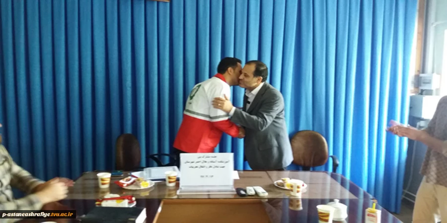 جلسه هم اندیشی با هلال احمر شهرستان 5
