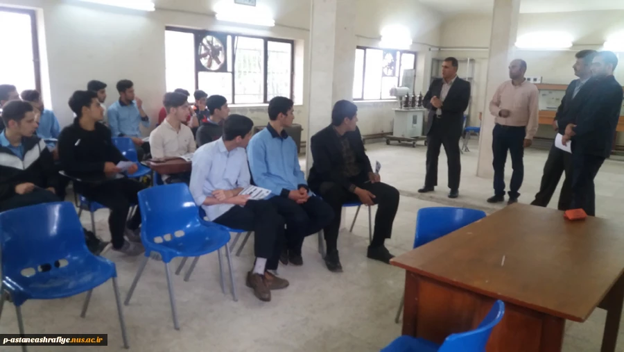 بازدید دانش آموزان هنرستانی از آموزشکده 2