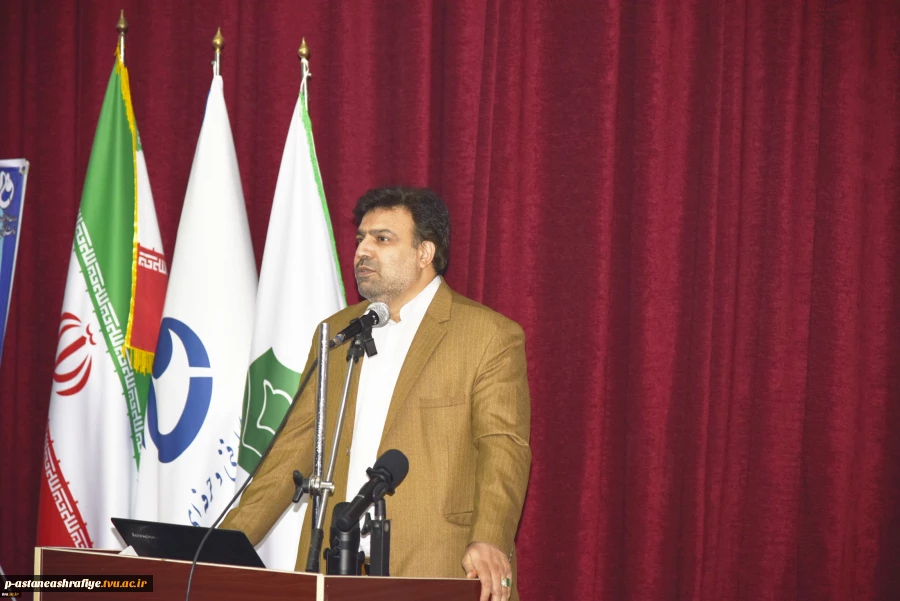 دکتر خسرویان در گردهمایی فرماندهان بسیج اساتید دانشگاه فنی و حرفه‌ای:
شهیدان چمران و طهرانی‌مقدم انسان تراز انقلاب اسلامی هستند 2