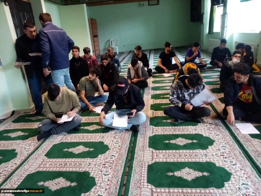 جلسه سخنرانی ریاست آموزشکده فنی پسران آستانه اشرفیه به مناسبت  نهم دی و یادبود شهادت سردار سلیمانی 5