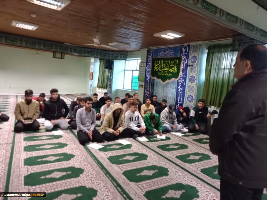 عزام دانشجویان بسیجی به اردوی راهیان نور با بدرقه فرماندار وامام جماعت شهرستان وریاست آموزشکده 2