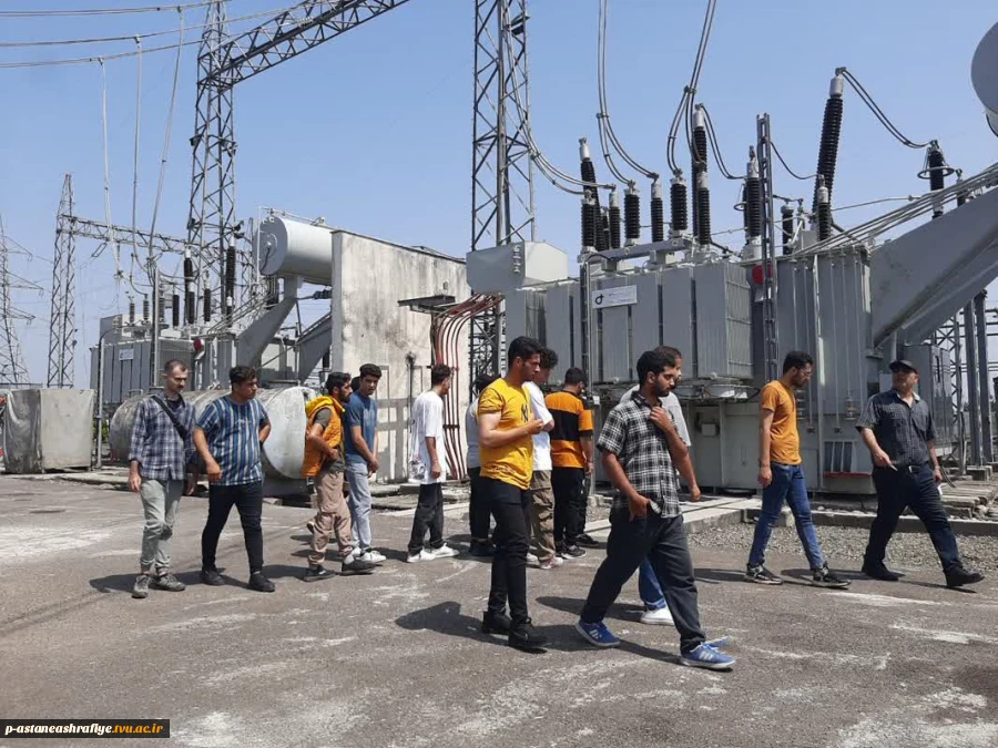 بازدید از پست 230/63 کیلو ولت سیاکلده از شهرستان لنگرود توسط دانشجویان واساتید مربوطه 3