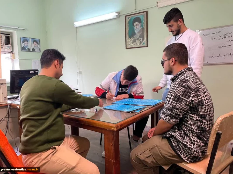 کارگاه آموزشی با همکاری مرکز بهداشت و درمان شهرستان در رابطه با پیشگیری و درمان ایدز 3
