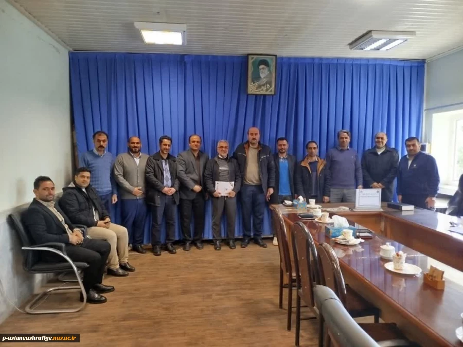 نشست تخصصی حلقه های صالحین با سخنرانی جناب آقای خشنود جلالی با موضوع اهمیت دفاع مقدس 3
