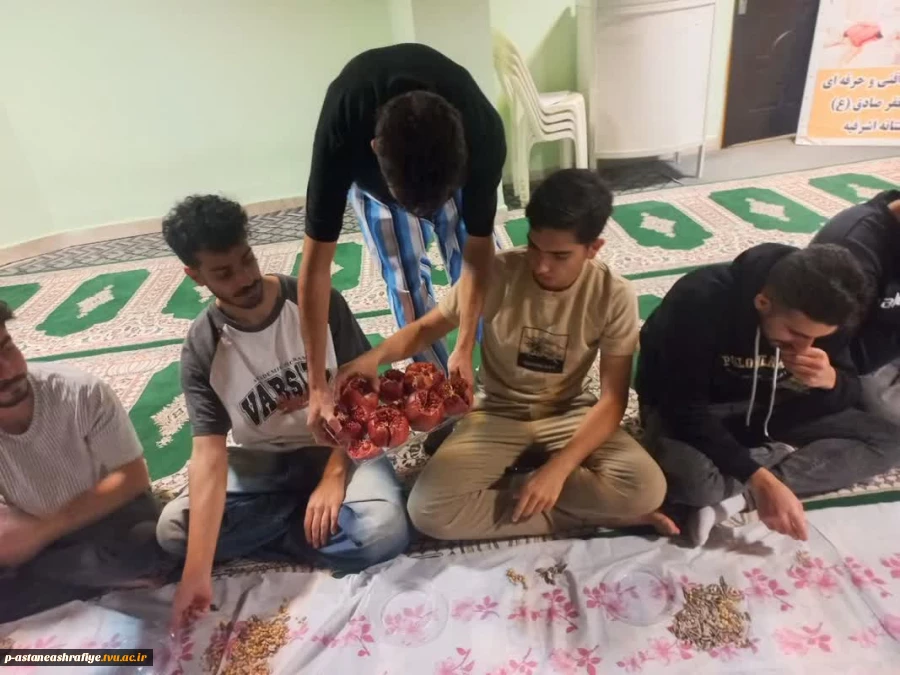 برگزاری شب یلدا ، با حضور ریاست و مسئولان حوزه دانشجویی و فرهنگی بهمراه برنامه های متنوع دانشجویی و اهدای جوایز
 2