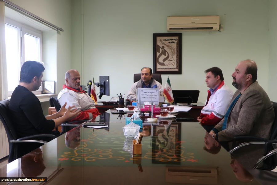 برگزاری جلسه وانعقاد تفاهم نامه همکاری بین د کانون هلال احمردانشگاه ملی مهارت آستانه اشرفیه وسازمان هلال احمر شهرستان آستانه اشرفیه 4