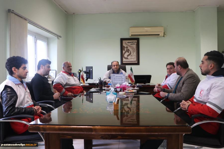 برگزاری جلسه وانعقاد تفاهم نامه همکاری بین د کانون هلال احمردانشگاه ملی مهارت آستانه اشرفیه وسازمان هلال احمر شهرستان آستانه اشرفیه 7