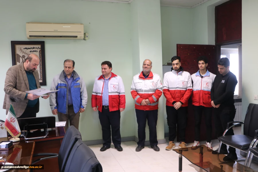 برگزاری جلسه وانعقاد تفاهم نامه همکاری بین د کانون هلال احمردانشگاه ملی مهارت آستانه اشرفیه وسازمان هلال احمر شهرستان آستانه اشرفیه 8