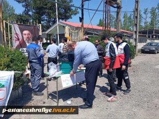 برپای ایستگاه صلواتی به مناسبت روز جهانی هلال احمر وگرامیداشت شهدای دانش آموز شهرستان مینا 2